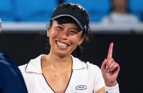 出征2025WTA年终总决赛的谢淑薇笑称饭店迎宾礼超像供桌引